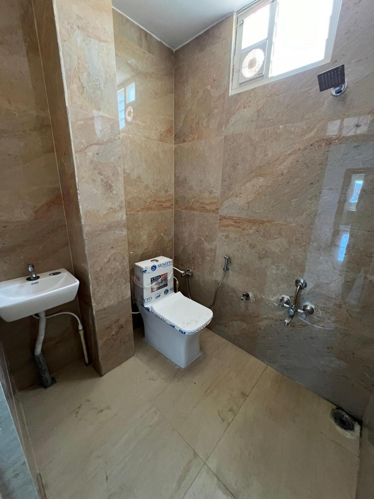 Snr Venus Hotels Tirupati Zewnętrze zdjęcie