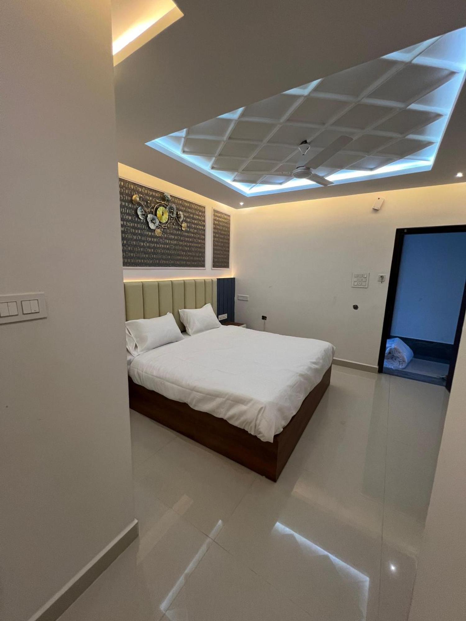 Snr Venus Hotels Tirupati Zewnętrze zdjęcie